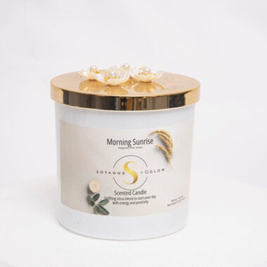 Morning Sunrise candle, made with natural essential oils for a refreshing atmosphere